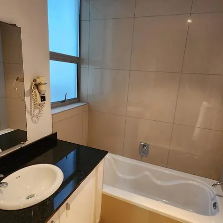 Accommodation Front - Tranquil 4 Sleeper Near Ushaka Marine World Durban Buitenkant foto