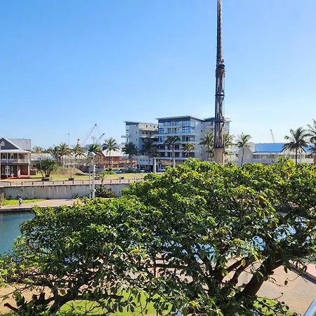 Accommodation Front - Tranquil 4 Sleeper Near Ushaka Marine World Durban Buitenkant foto